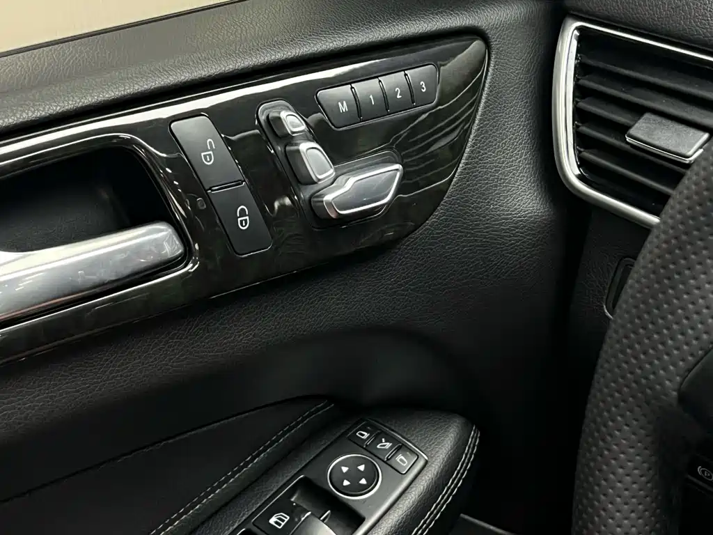 Mercedes-Benz GLS 2016 — фото 30