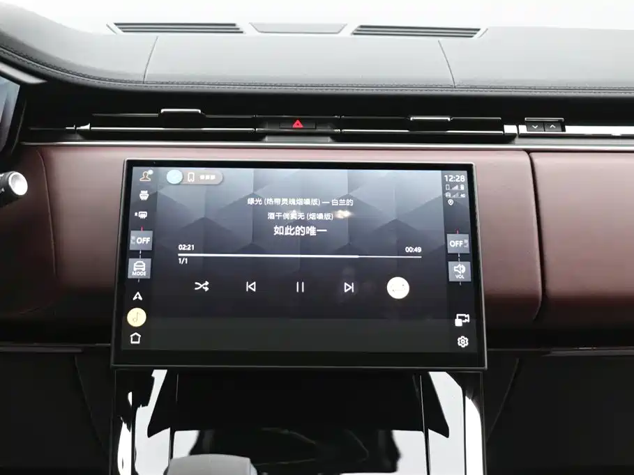 Land Rover Sport 2024 — фото 18