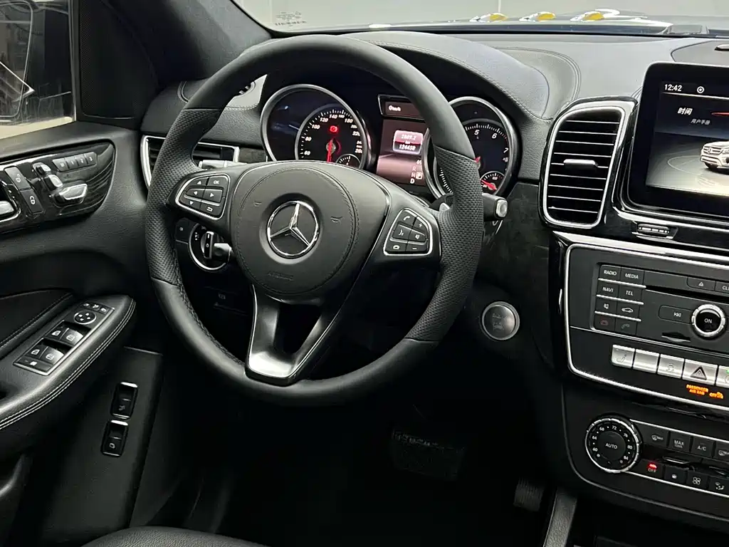 Mercedes-Benz GLS 2016 — фото 21