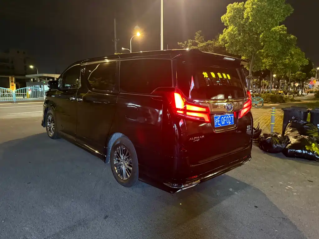Toyota Alphard 2019 — фото 2
