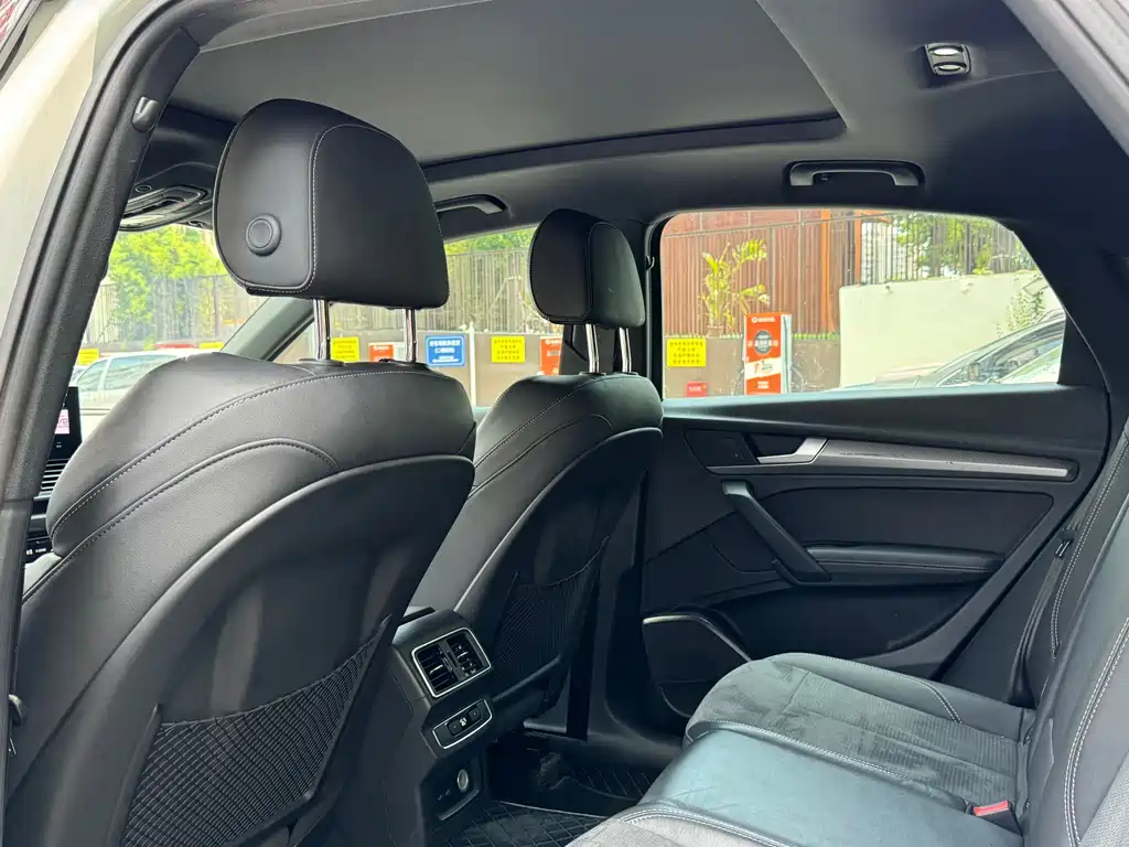 Audi Q5L Sportback 2021 — фото 12