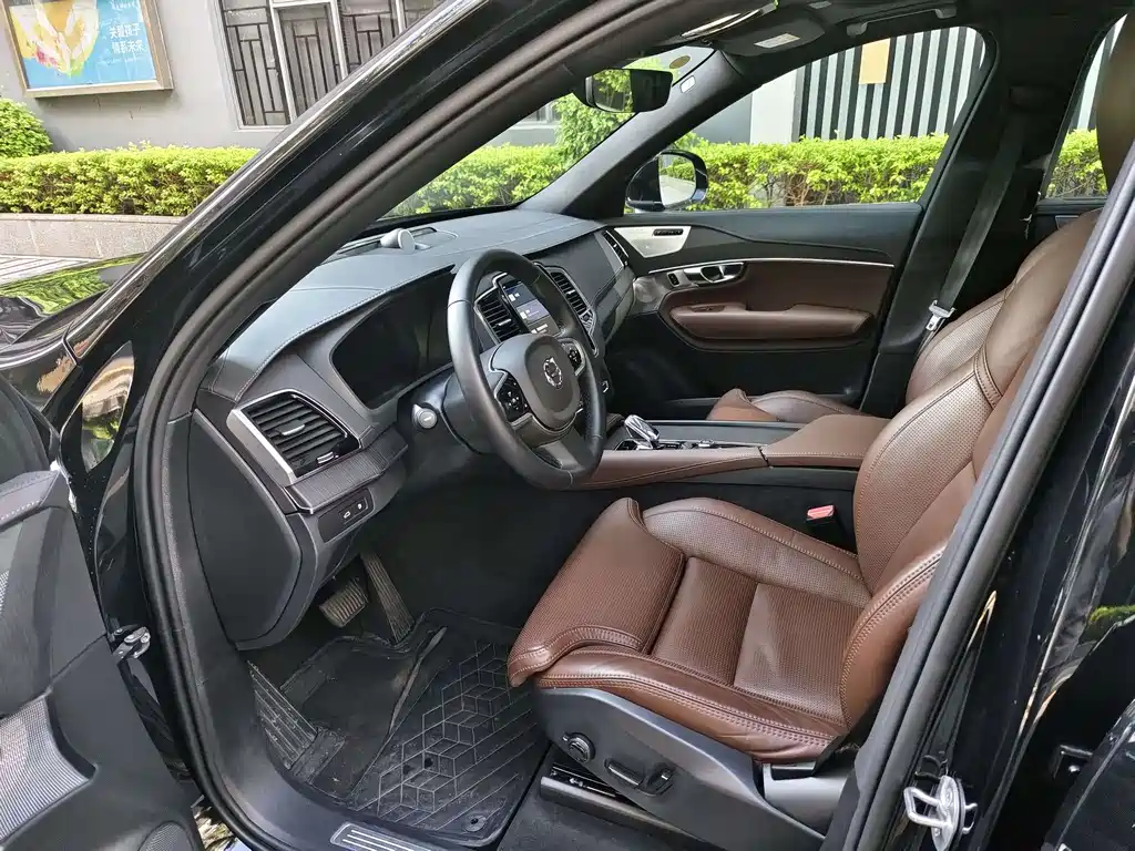 Volvo XC90 PHEV 2023 — фото 4