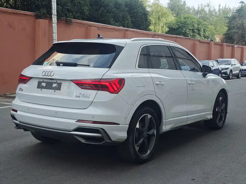 Audi Q3 2022 — фото 14