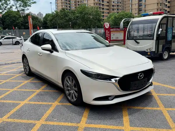 Mazda 3 Axela 2020