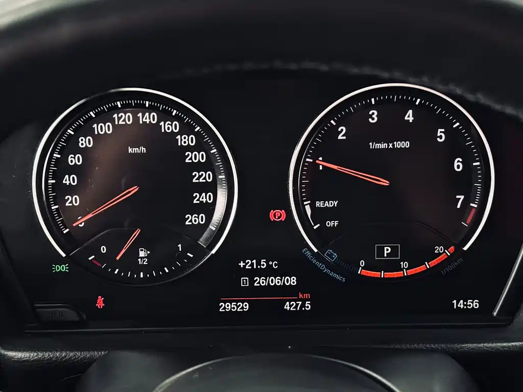 BMW 1 Series 2023 — фото 11
