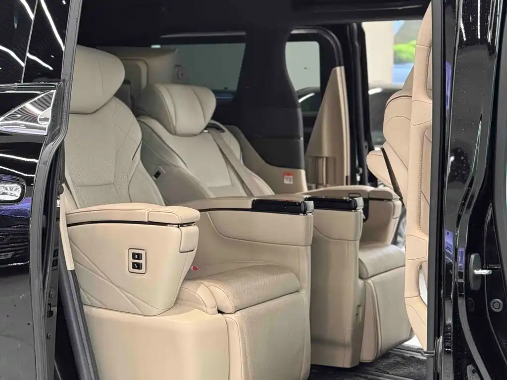 Toyota Vellfire 2024 — фото 6