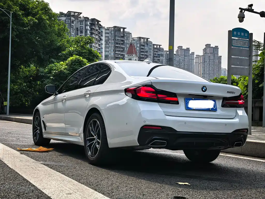 BMW 5 Series 2022 — фото 13