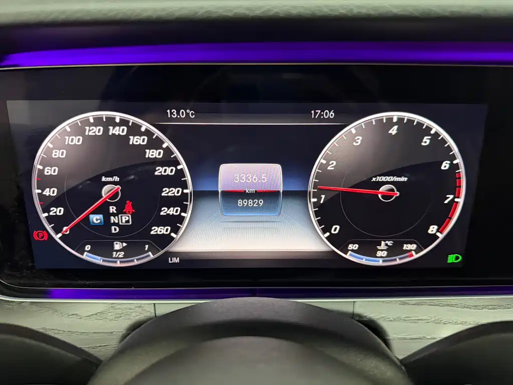 Mercedes-Benz E-Class 2019 — фото 10
