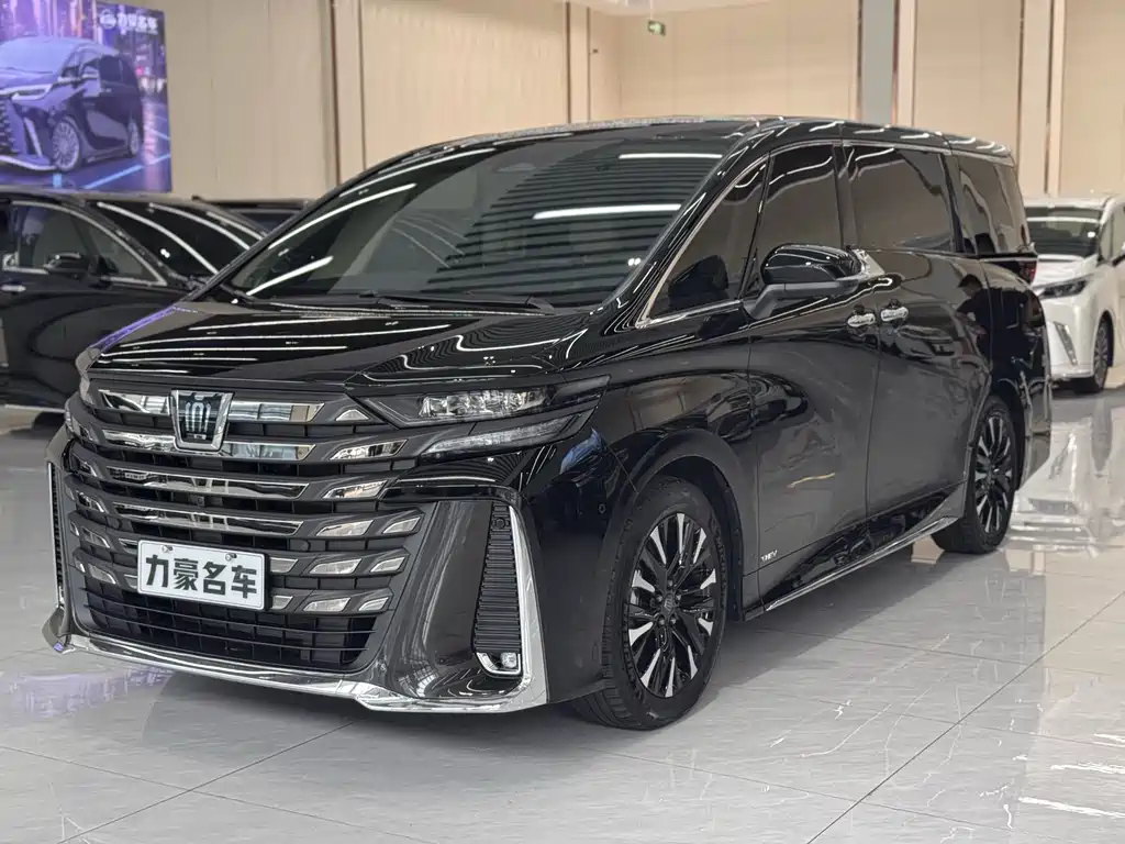 Toyota Vellfire 2025 — фото 1