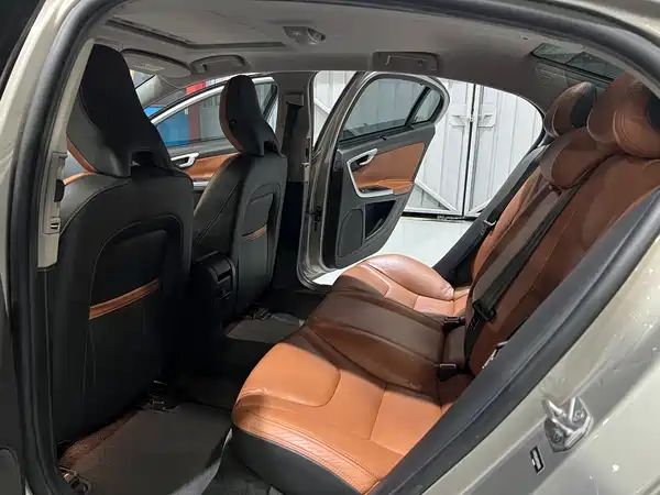 Volvo S60 2015