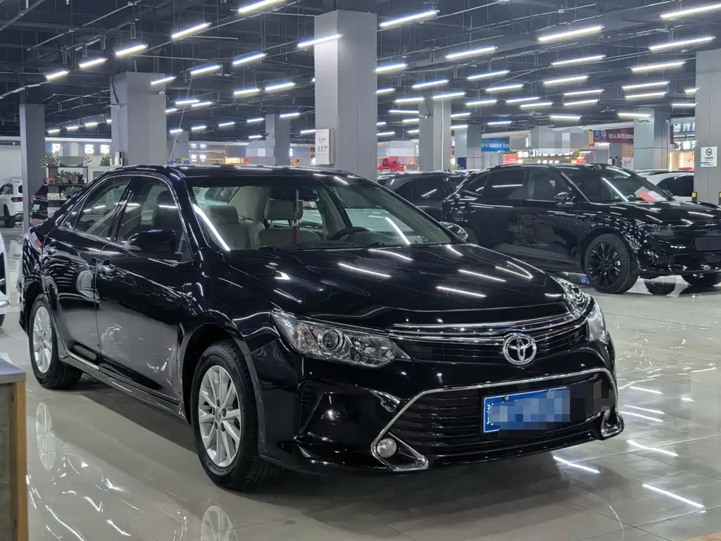 Toyota Camry 2016 — фото 3