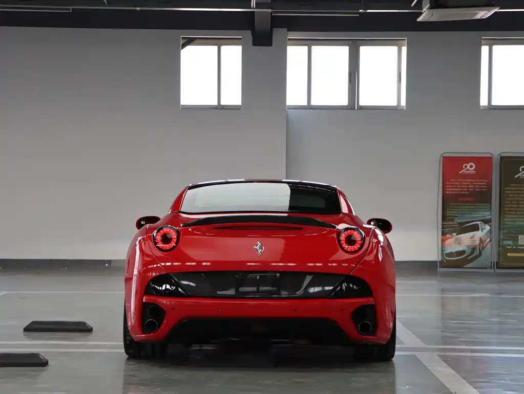 Ferrari California T 2012 — фото 15
