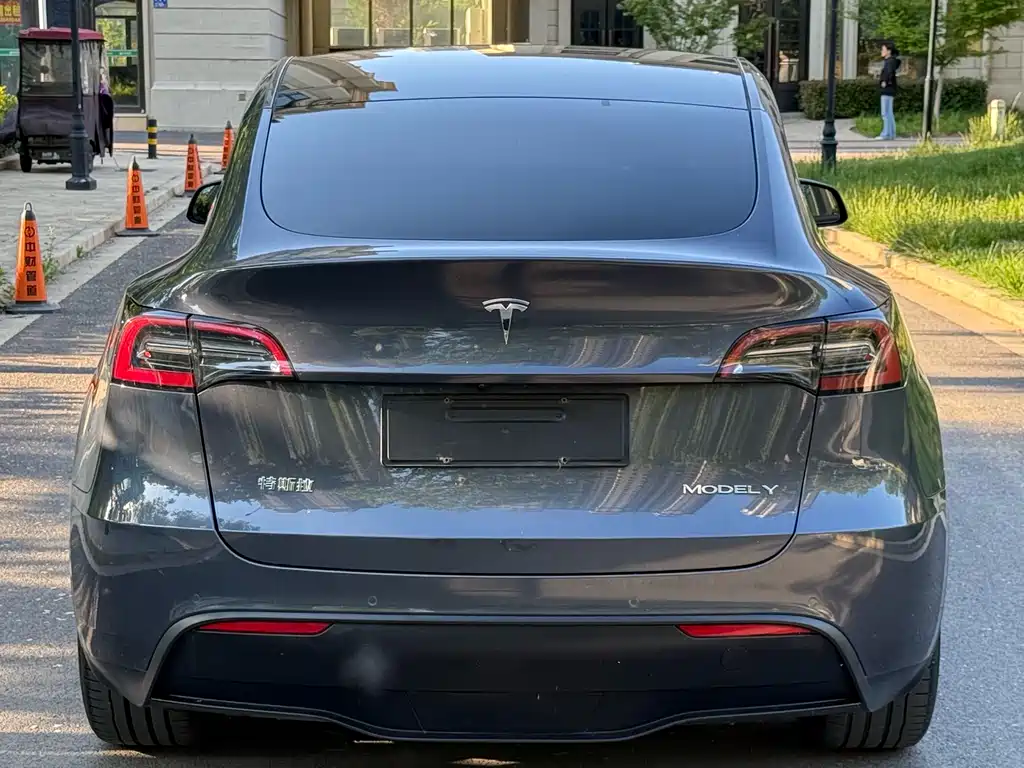 Tesla Model Y 2021 — фото 8
