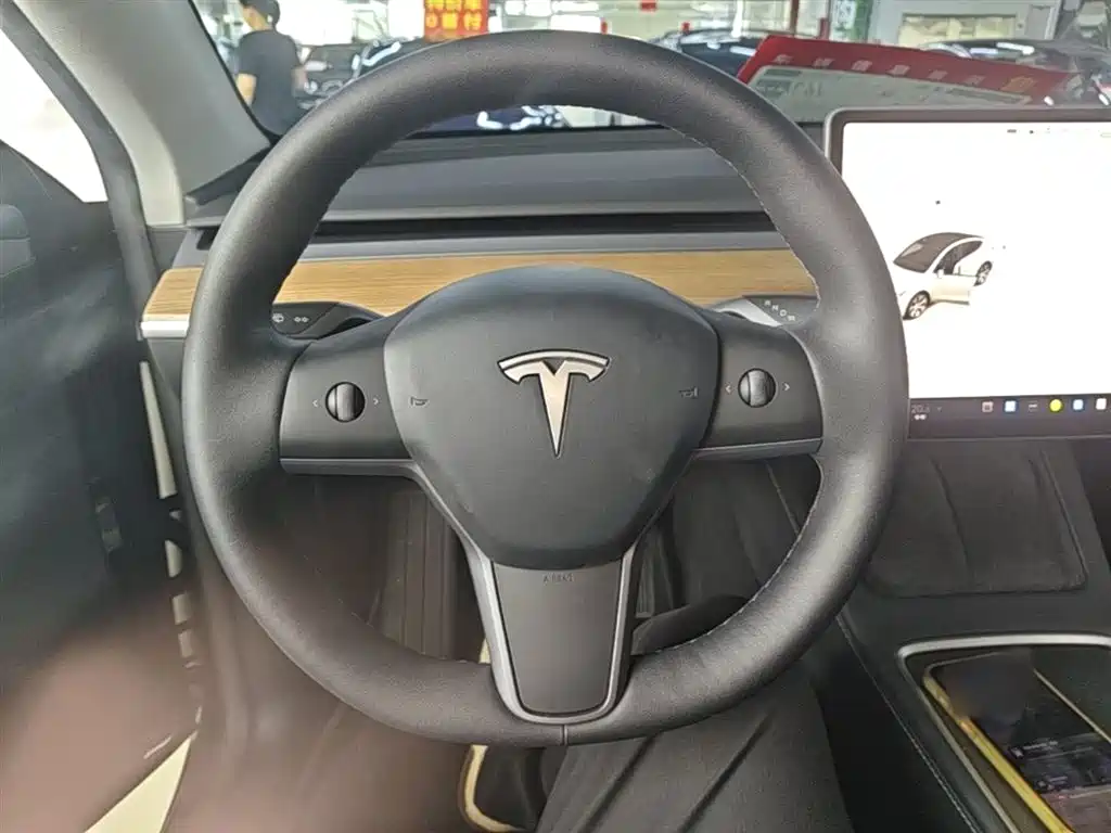 Tesla Model Y 2022 — фото 11
