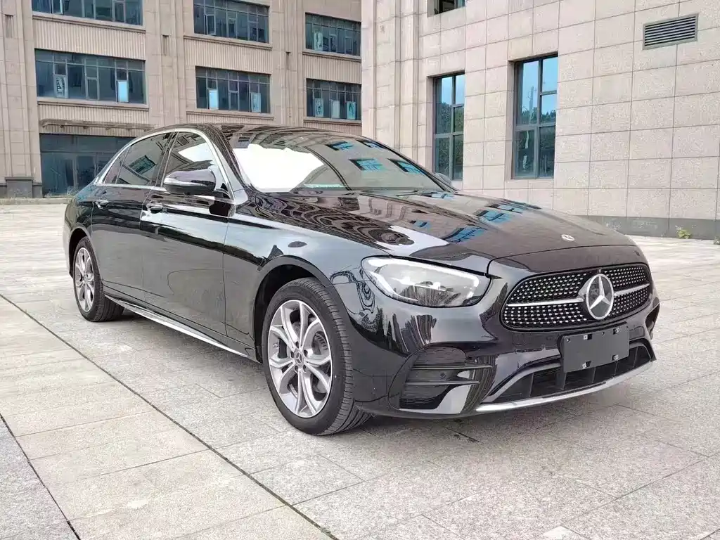 Mercedes-Benz E-Class 2022