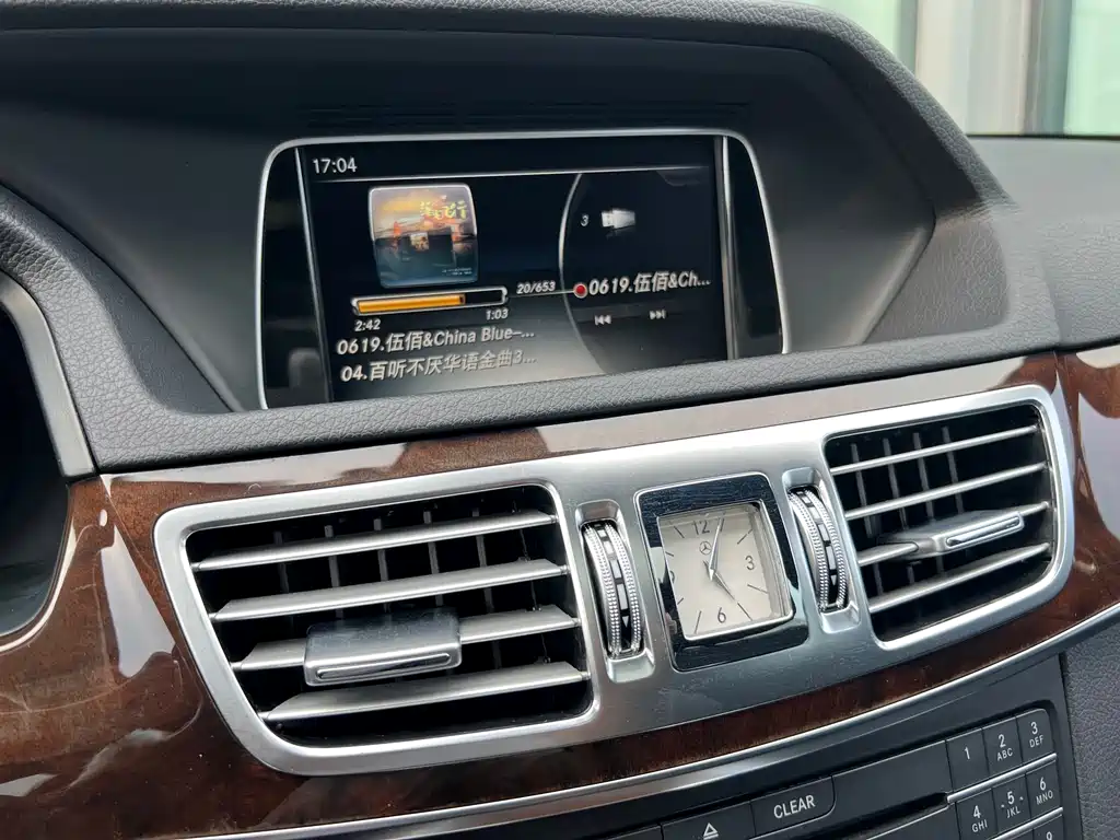 Mercedes-Benz E-Class 2015 — фото 29