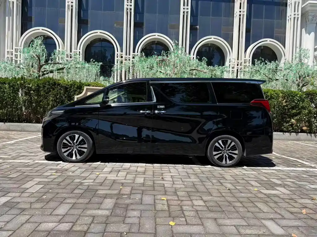 Toyota Alphard 2018 — фото 3