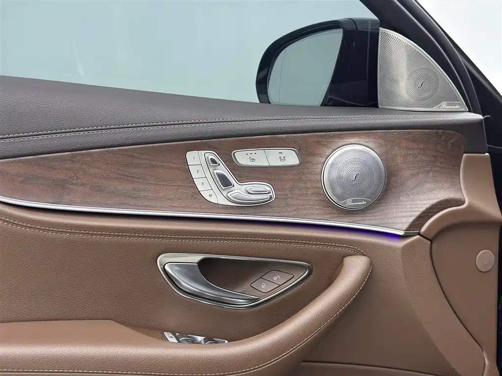 Mercedes-Benz E-Class 2020 — фото 14
