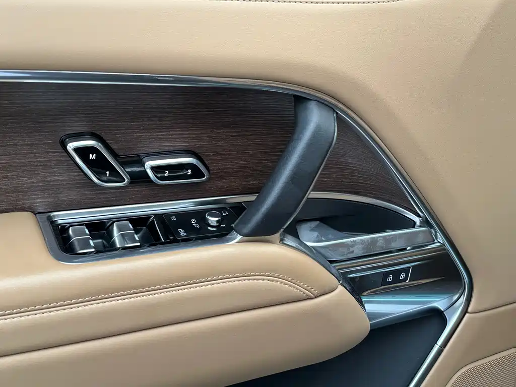 Land Rover Range Rover 2025 — фото 10