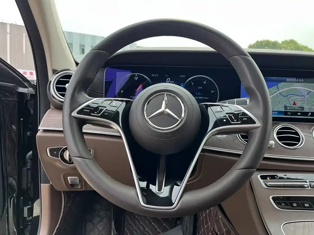 Mercedes-Benz E-Class 2021 — фото 34