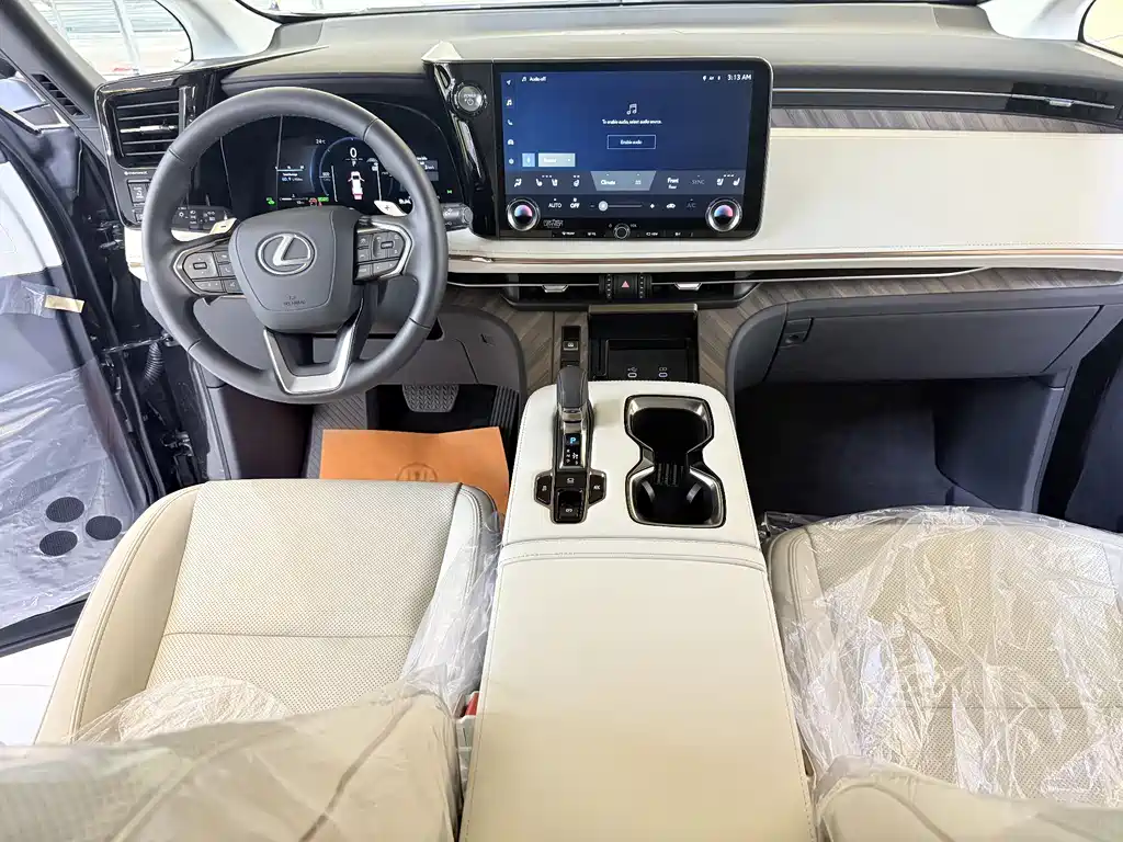 Lexus LM — фото 11
