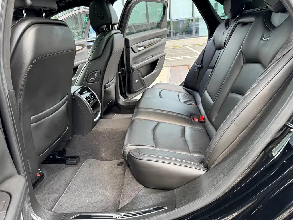 Cadillac CT6 2021 — фото 12