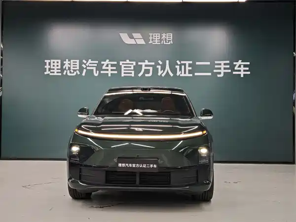 Li Auto L6 2025