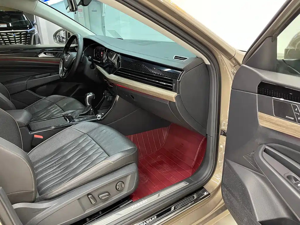 Volkswagen Passat 2019 — фото 11