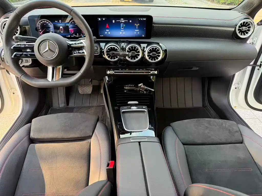 Mercedes-Benz A-Class 2025 — фото 5