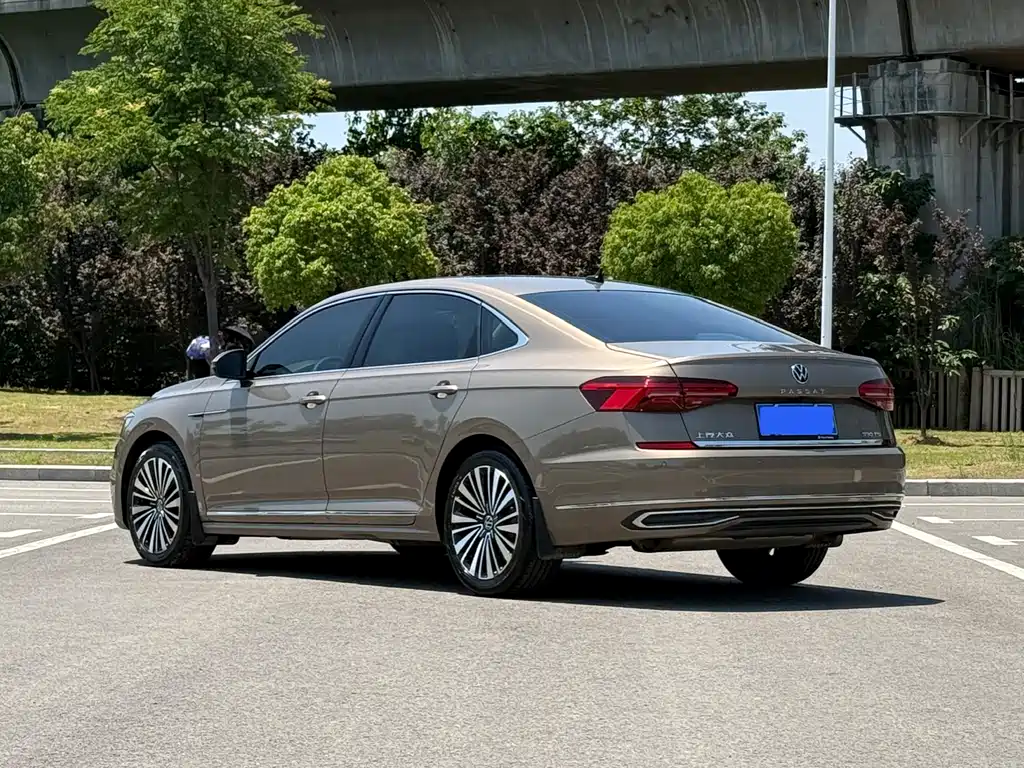 Volkswagen Passat 2021 — фото 4