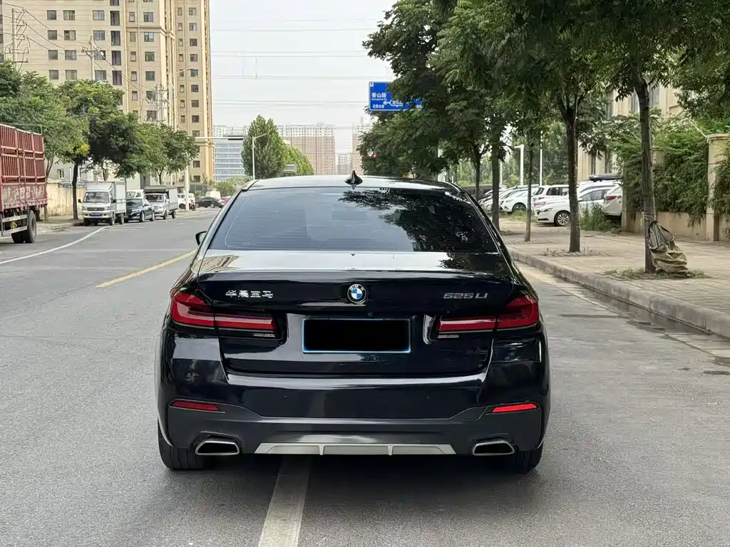 BMW 5 Series 2022