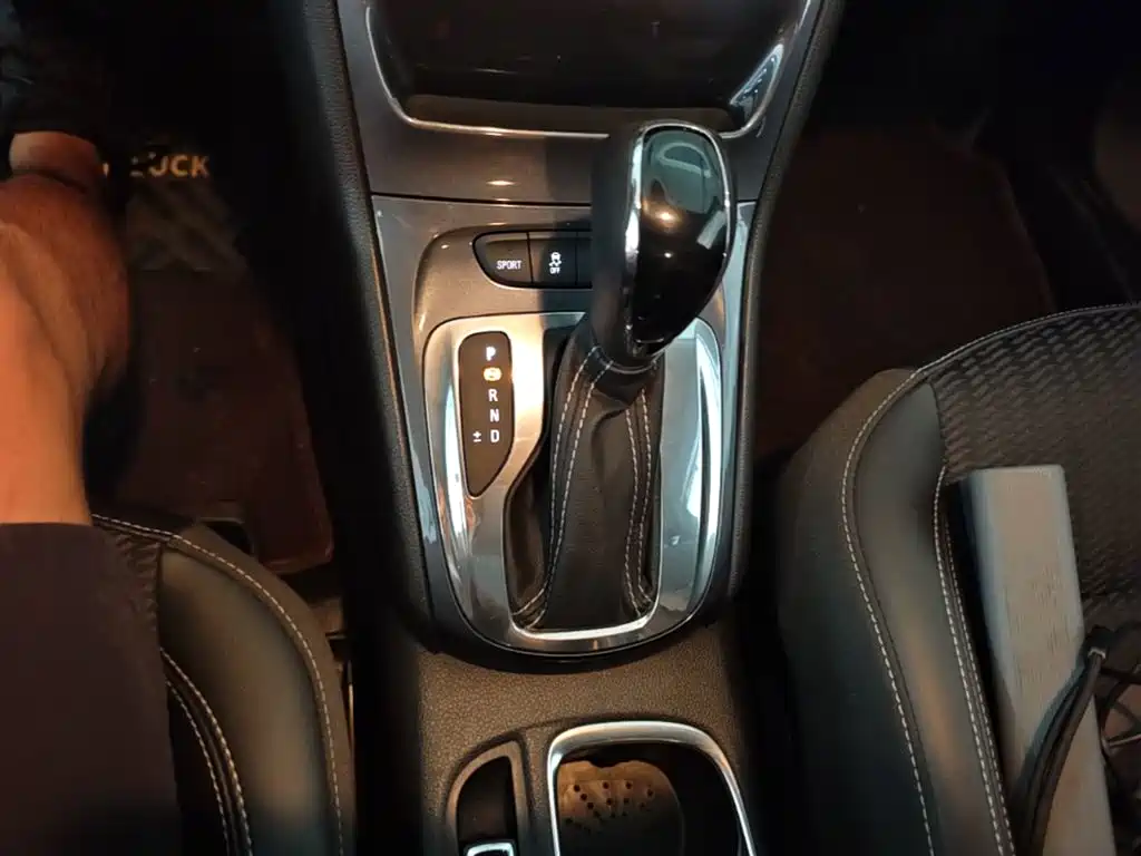 Buick Verano 2018 — фото 10