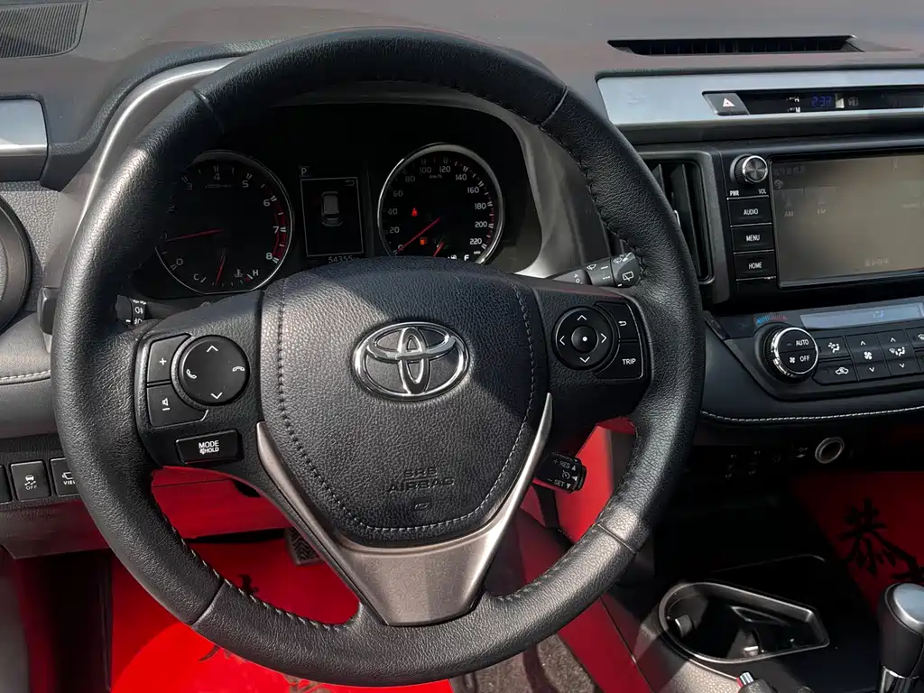 Toyota RAV4 2017 — фото 10