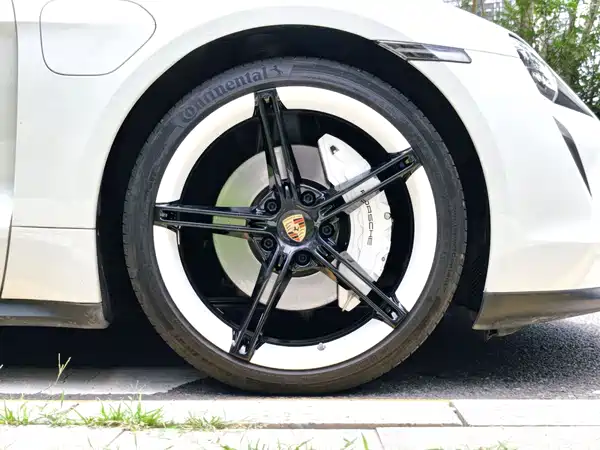 Porsche Taycan 2021