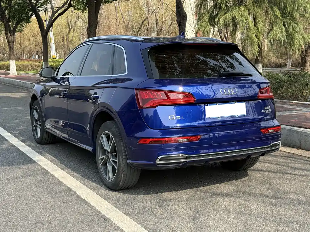 Audi Q5L 2019 — фото 5