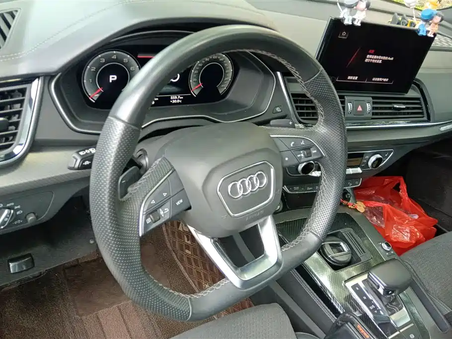 Audi Q5L Sportback 2023 — фото 15