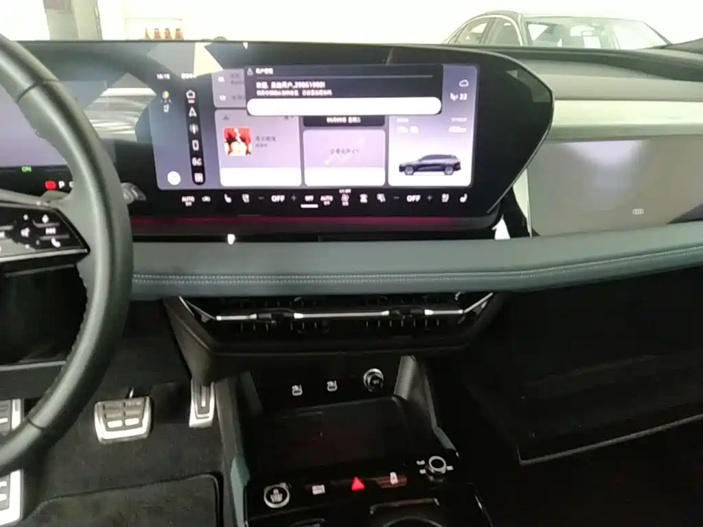 Audi Q6L e-tron 2025 — фото 13