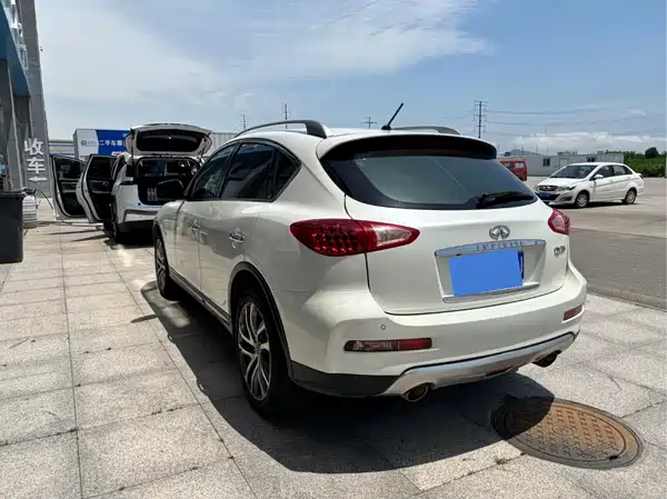 Infiniti QX50 2015
