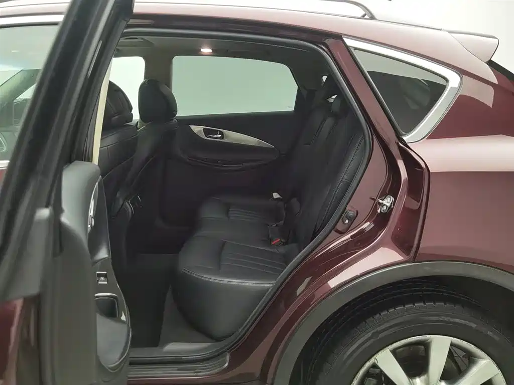 Infiniti QX50 2015 — фото 15