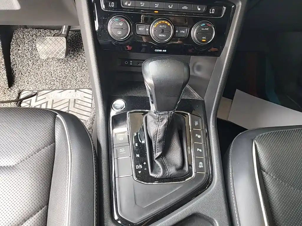 Volkswagen Tiguan L 2018 — фото 14