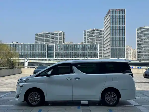 Toyota Vellfire 2021