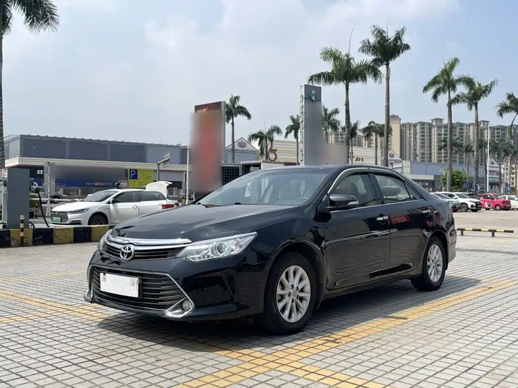 Toyota Camry 2015 — фото 22