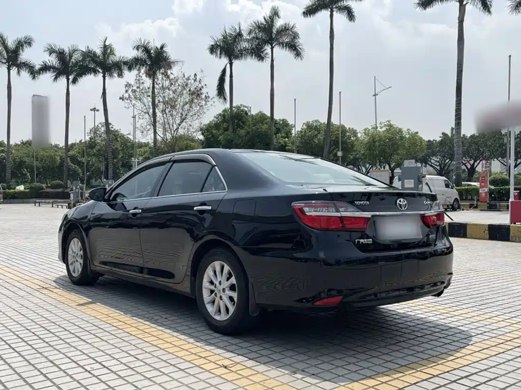 Toyota Camry 2015 — фото 21