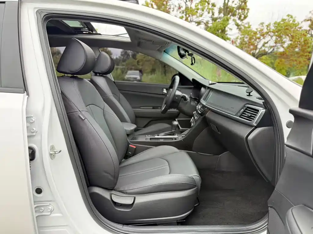 Kia K5 New Energy 2019 — фото 21
