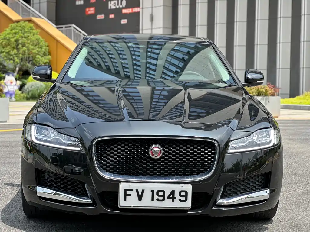 Jaguar XFL 2018 — фото 2