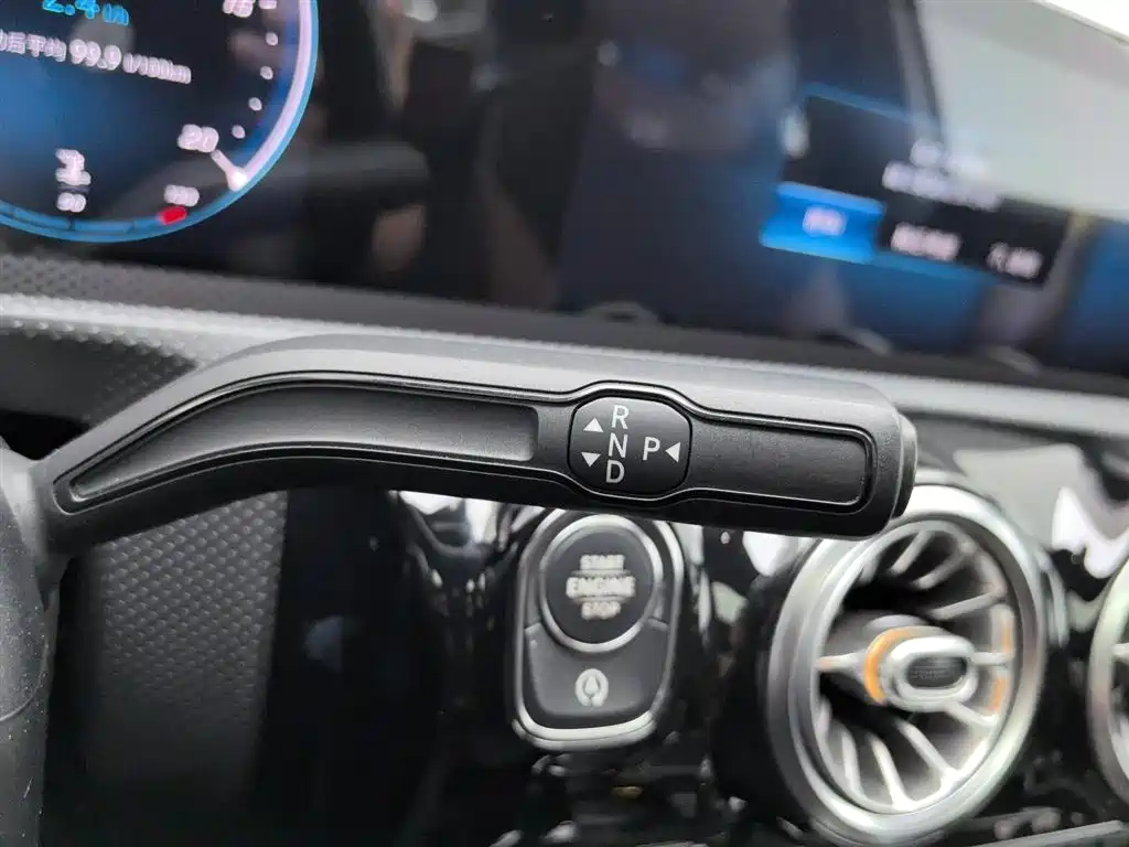 Mercedes-Benz A-Class 2020 — фото 13
