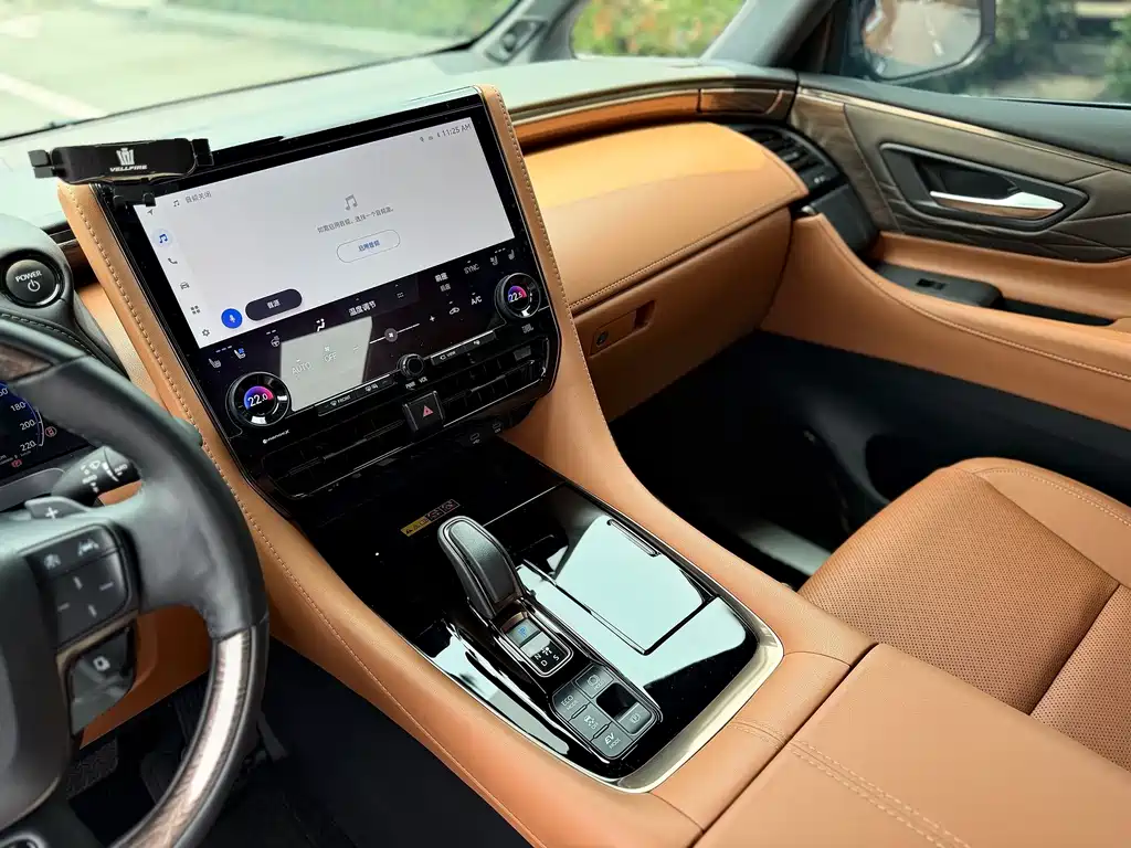 Toyota Vellfire 2024 — фото 10