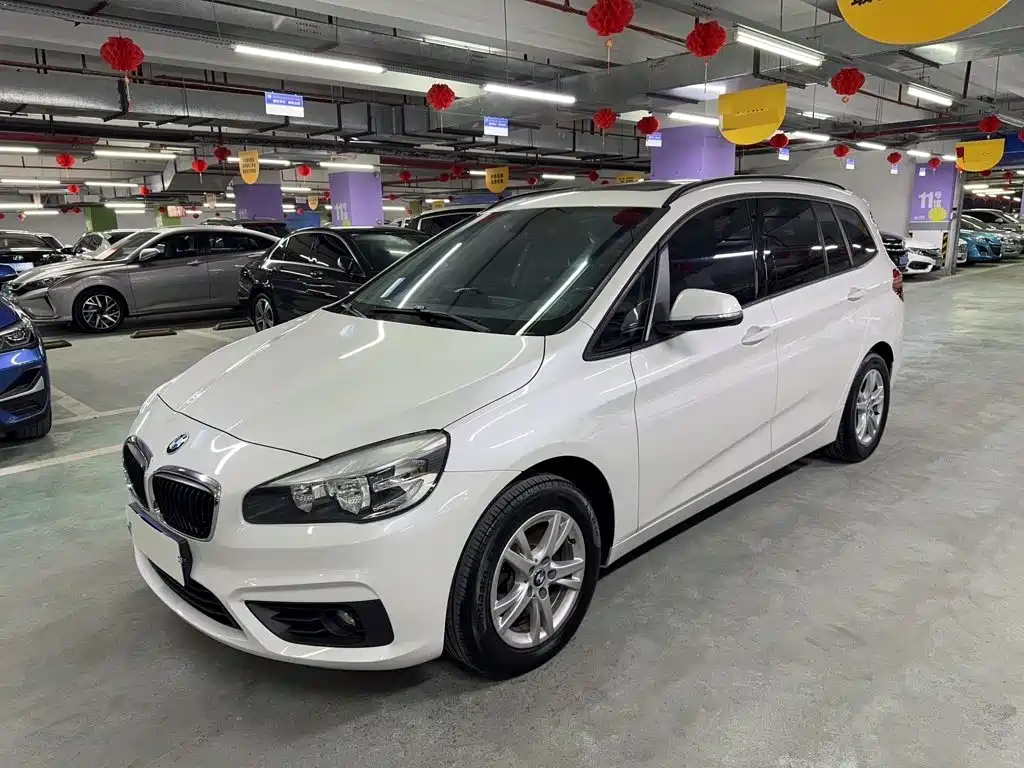 BMW 2 Series Wagon 2017 — фото 1