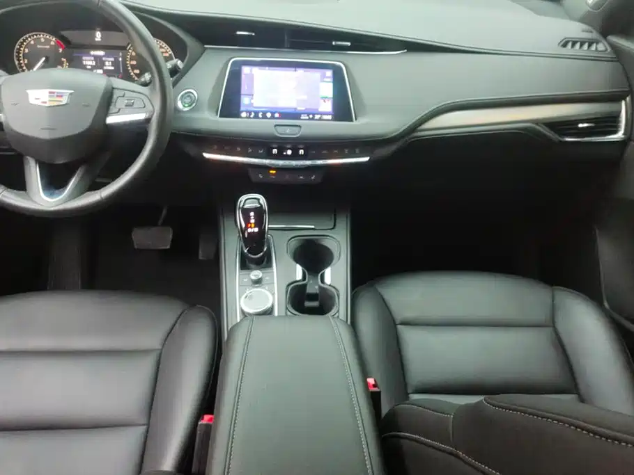 Cadillac XT4 2022 — фото 16