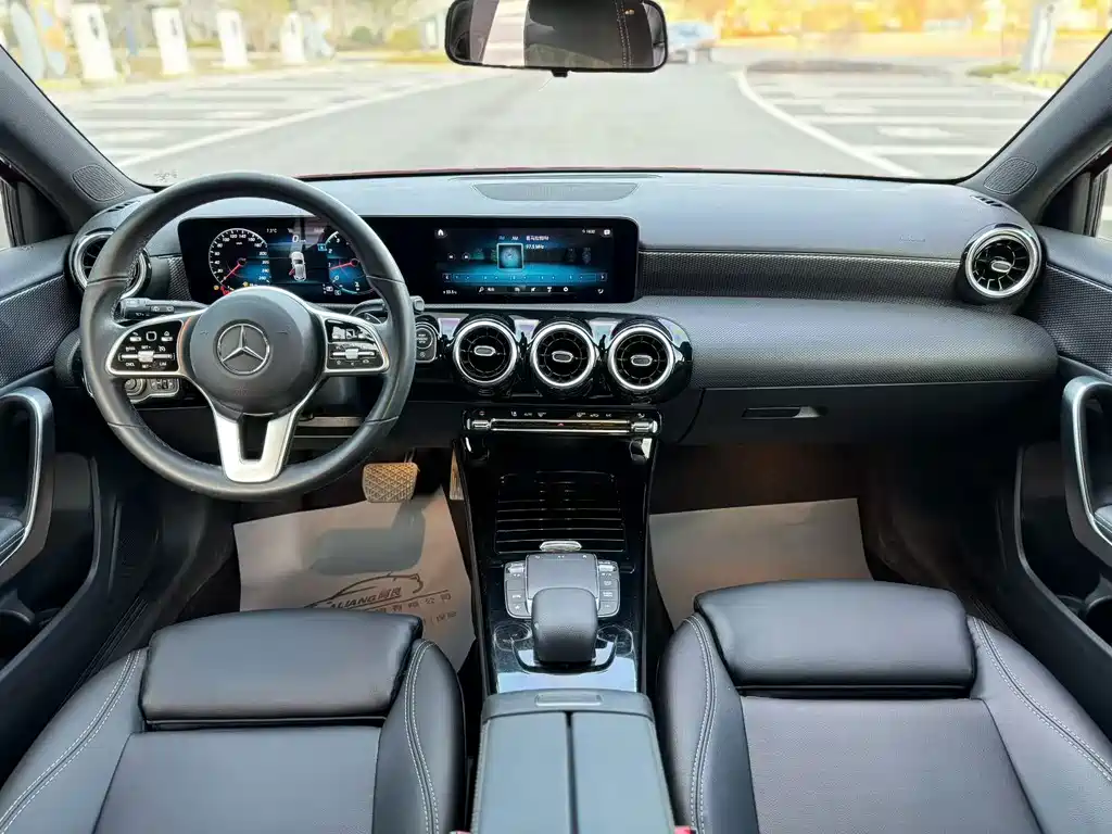 Mercedes-Benz A-Class 2021 — фото 3